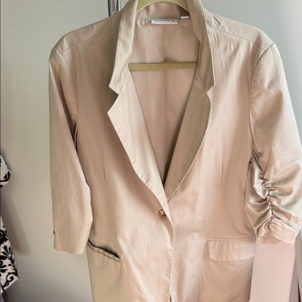 Chic lightweight Women's Cream Blazer with ruched sleeves